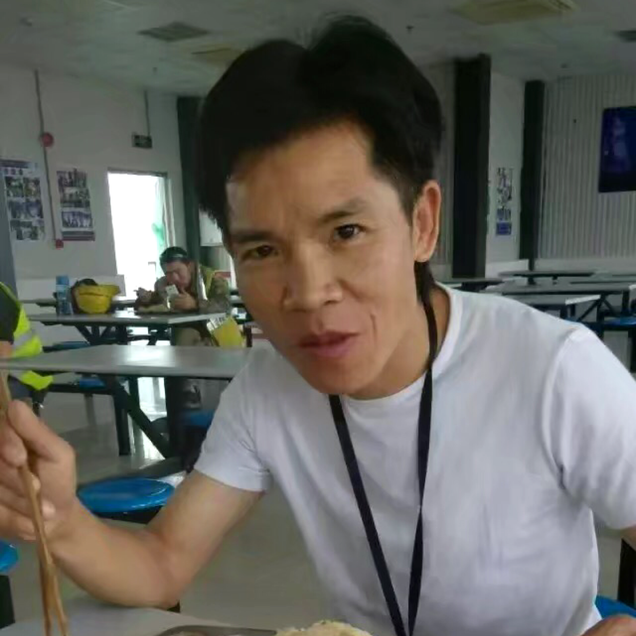 橋韋泼墨的照片