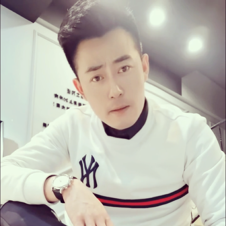 大神英勇的照片