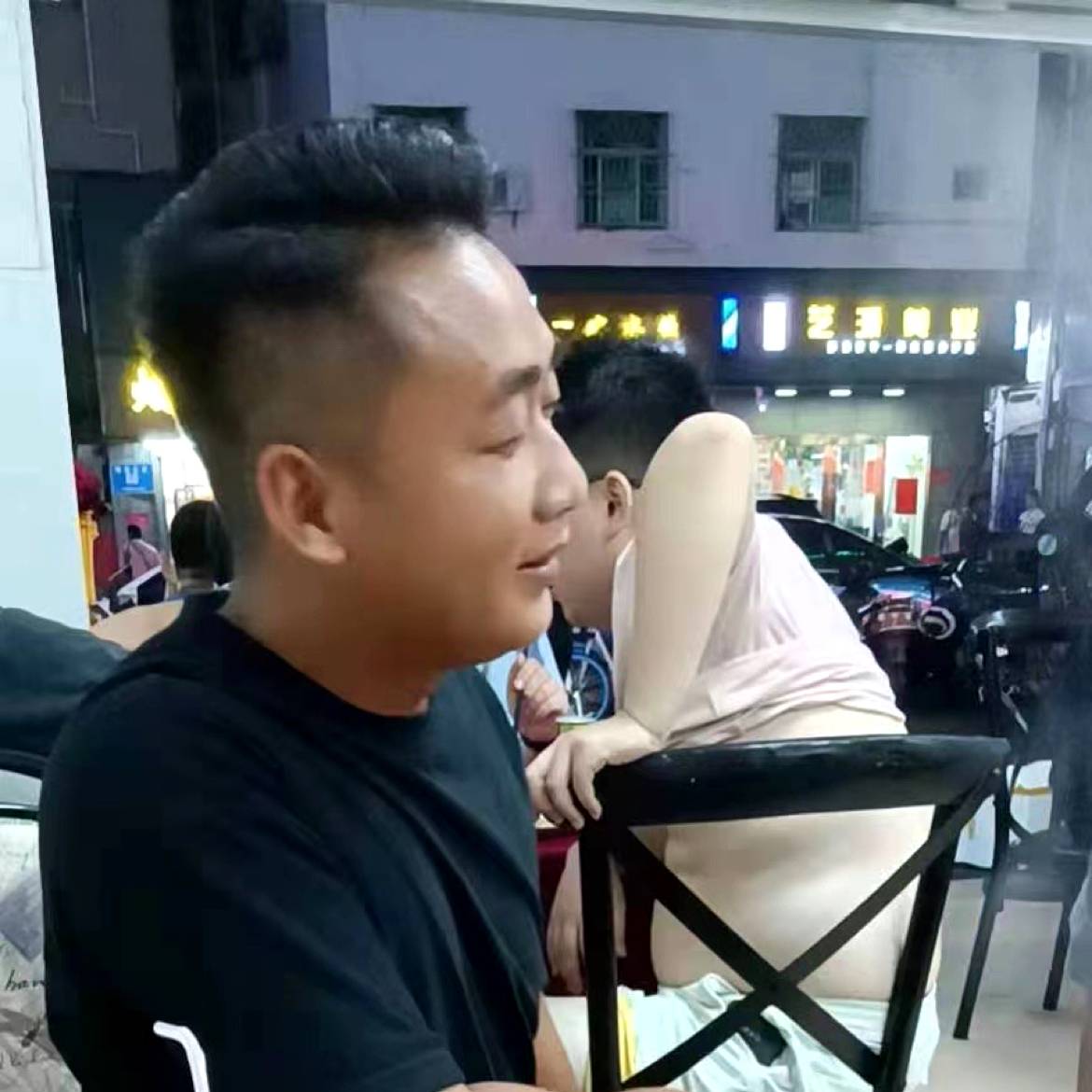 碧蓝和鸵鸟的照片