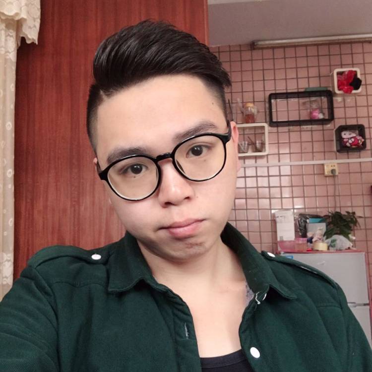 左轮Bui的照片
