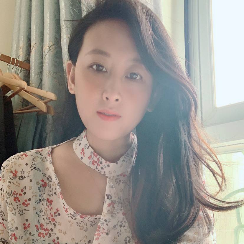 迷人挽手心锁的照片