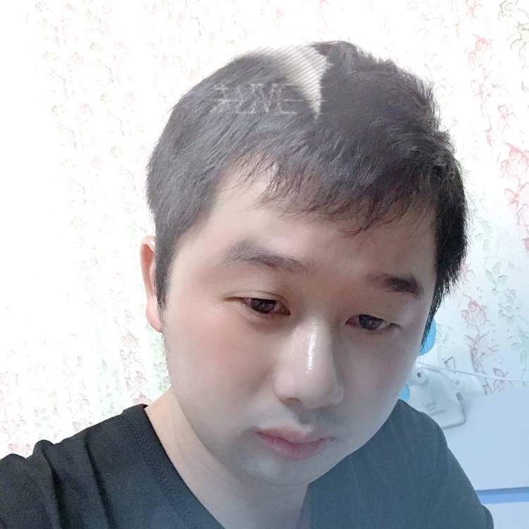 深情深拥春华的照片
