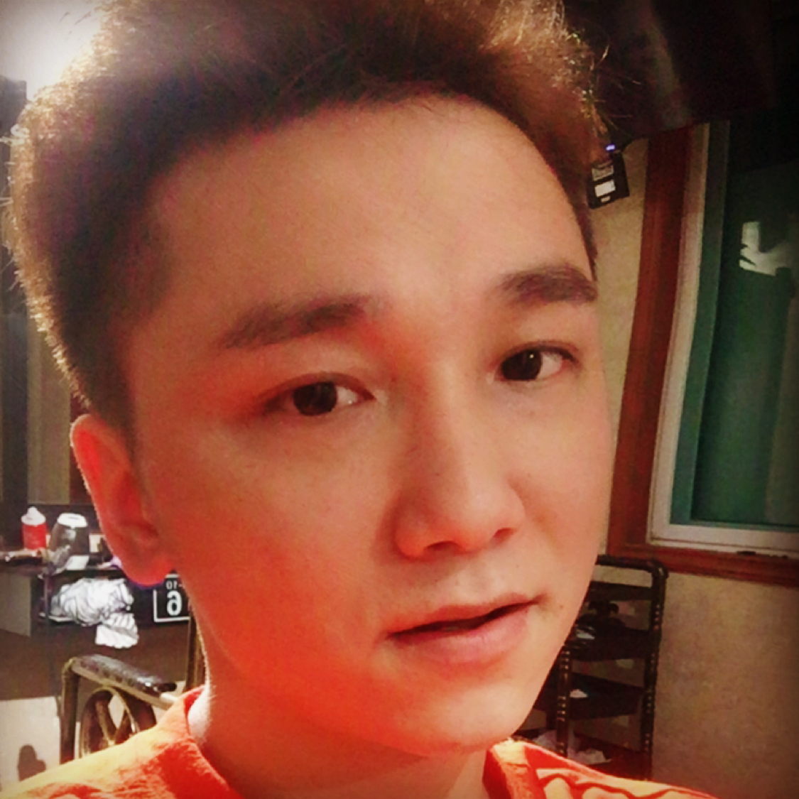 若溪泪了孤独的照片