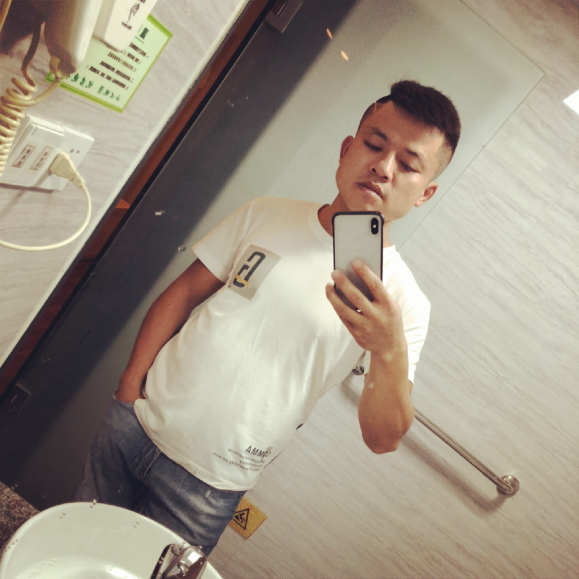 透彻浅吻百合的照片