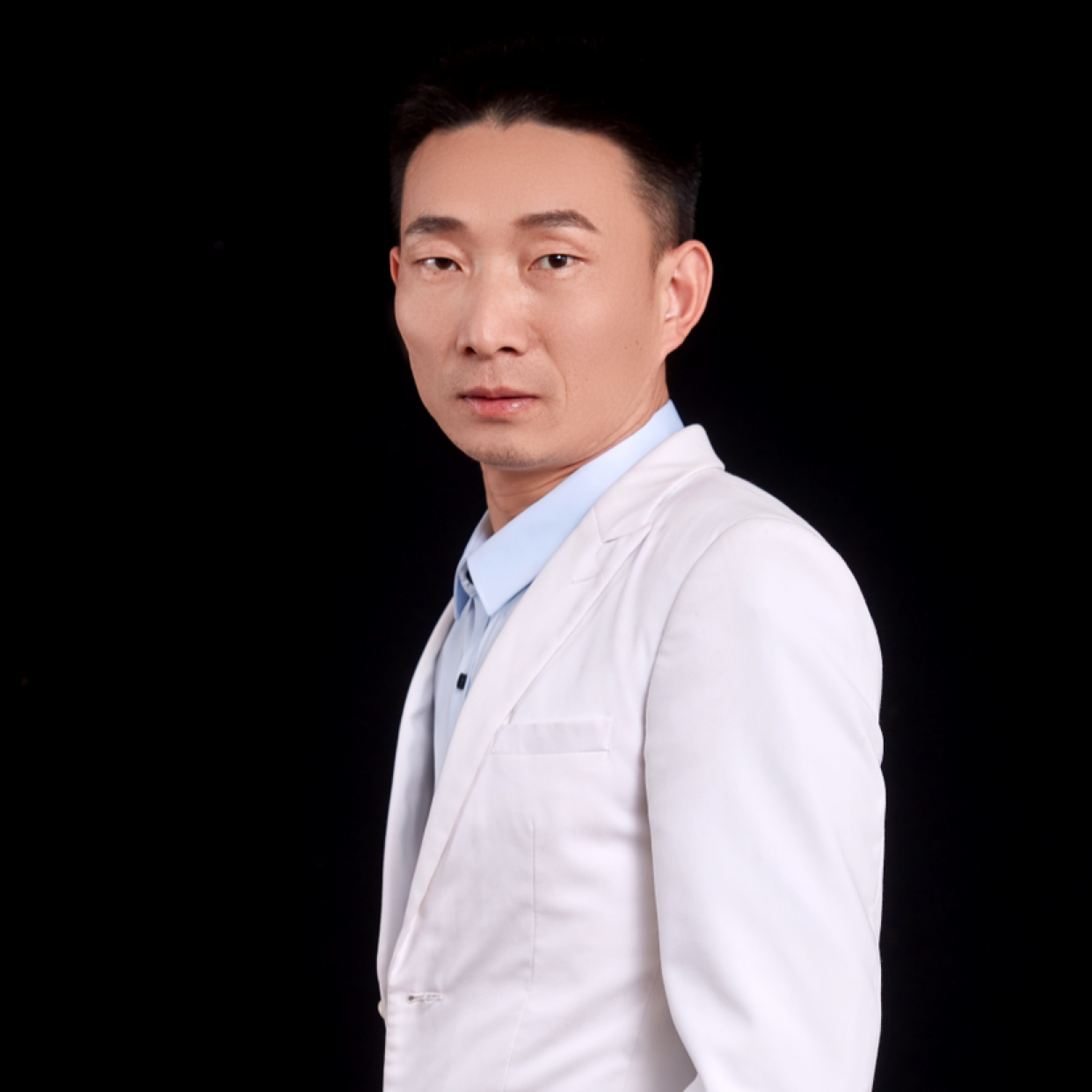 李全明的照片