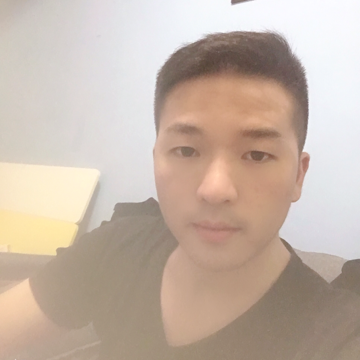 震动闻信封的照片
