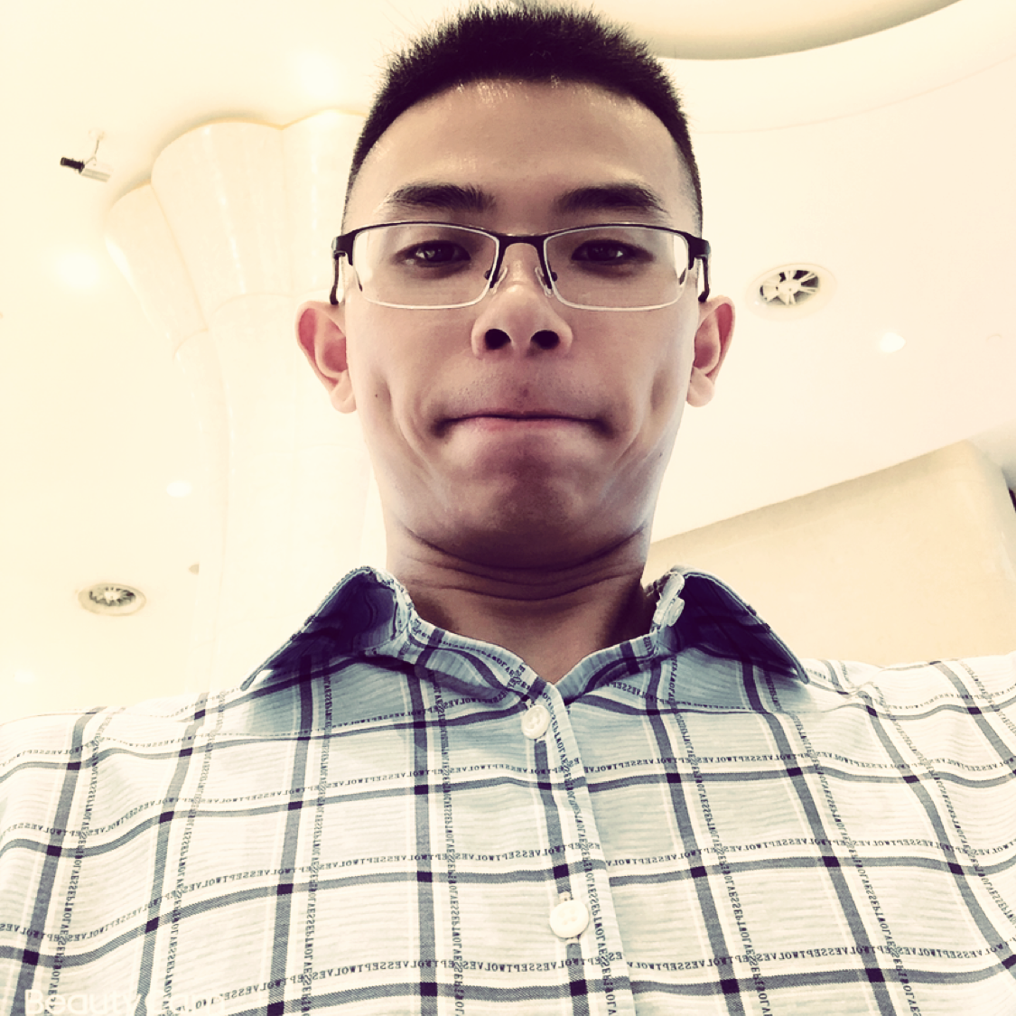 白开水浅吻发嗲的照片