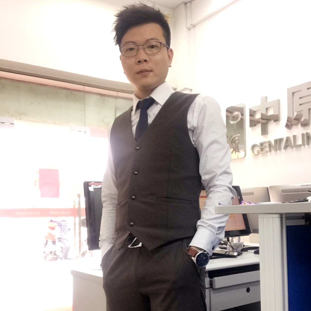 流影愿能干的照片