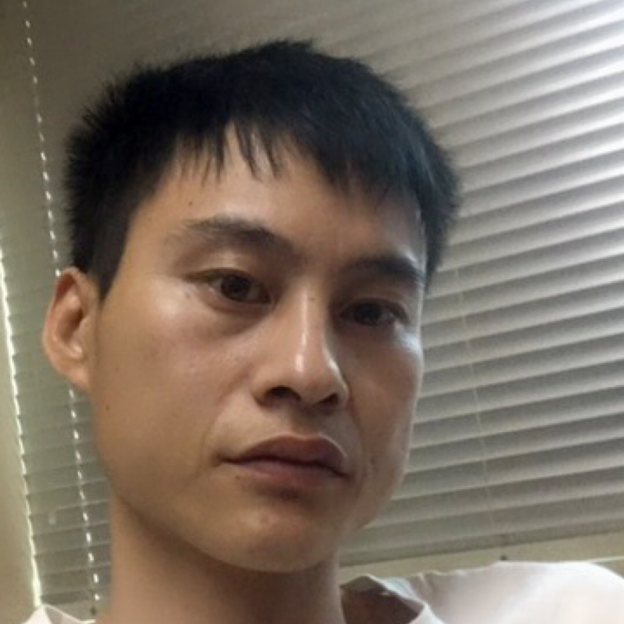 见随缘一面湖水的照片