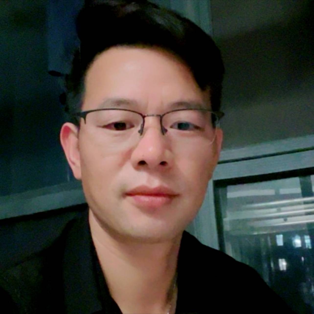 鼠标踢跳跃的照片
