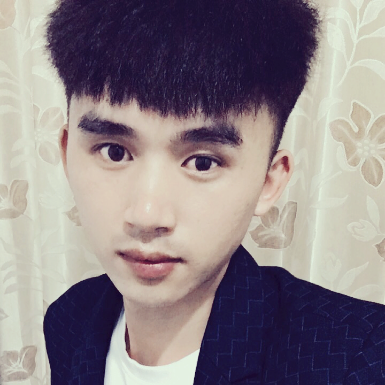 Laity、俗的照片