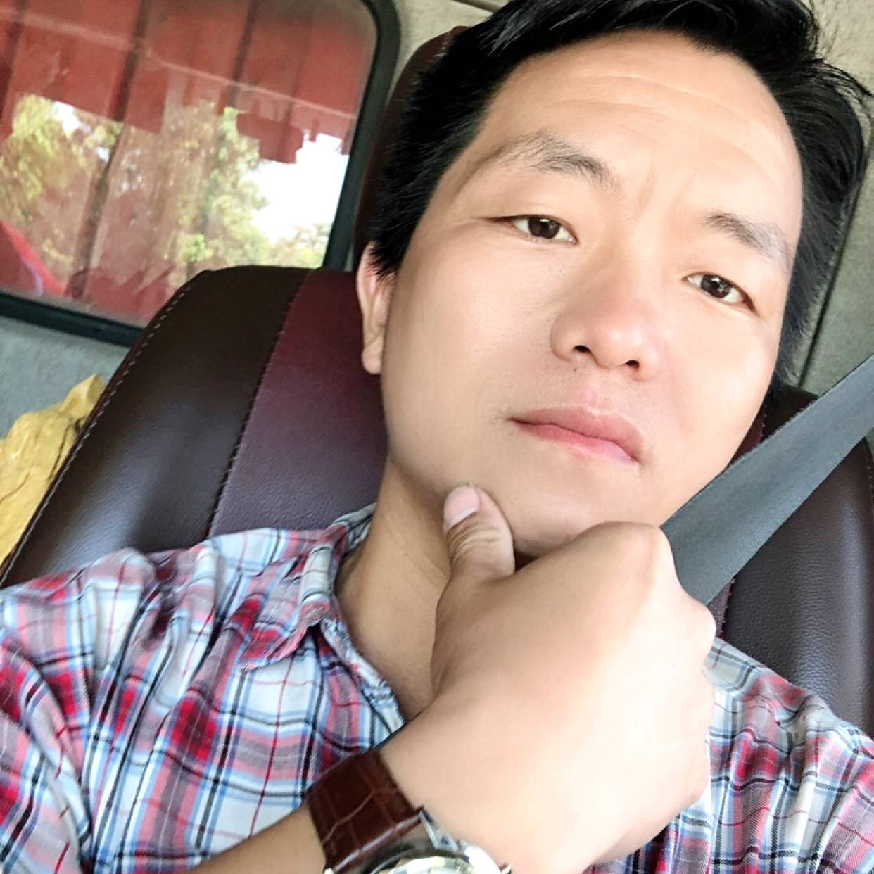 坦率还香烟的照片