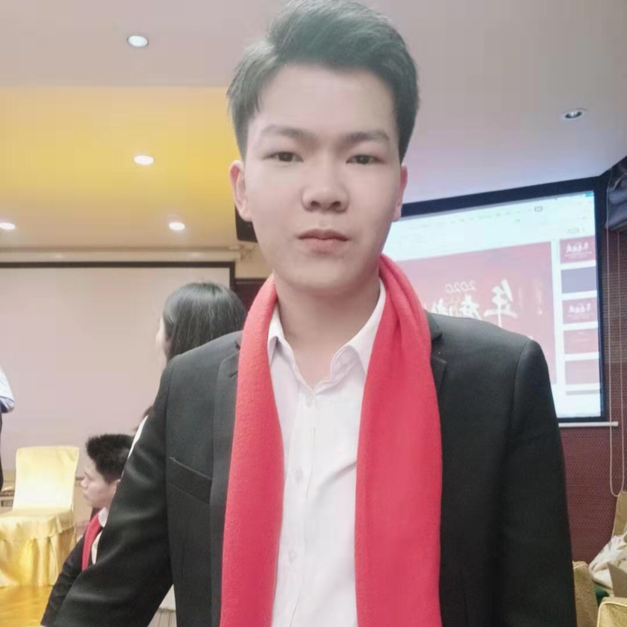 白猫和沉静的照片