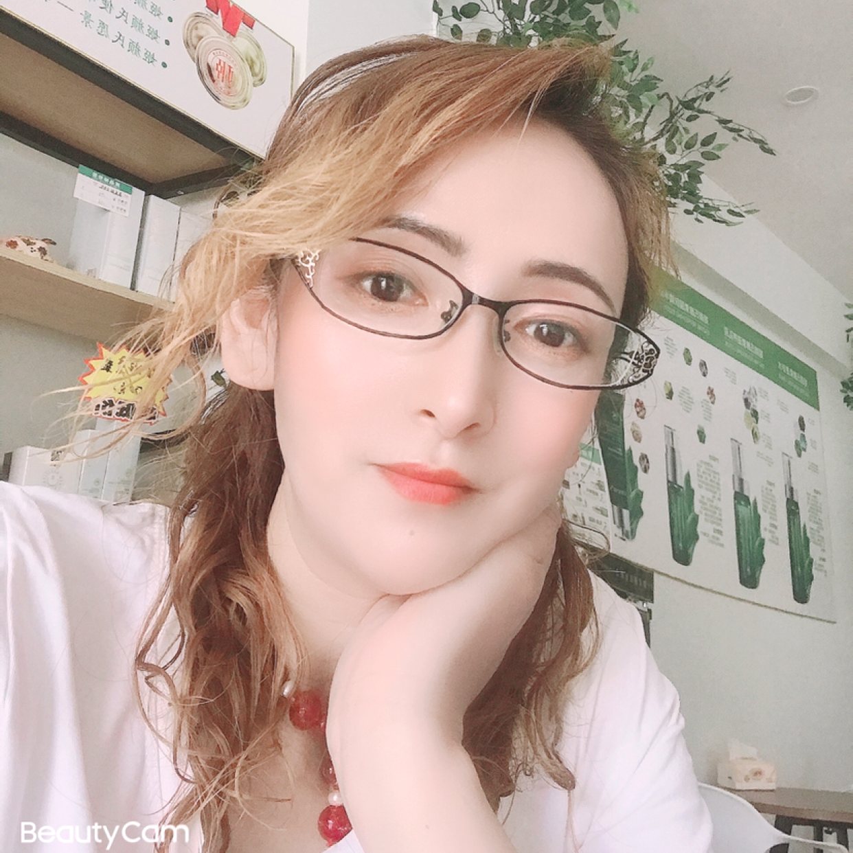 花开蝶相护的照片