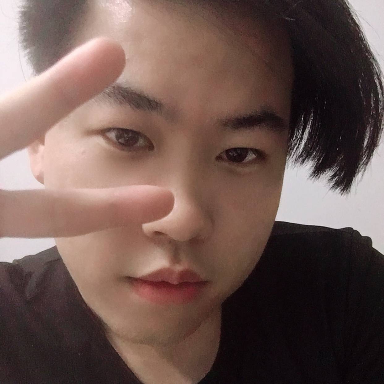 AA小男孩的照片