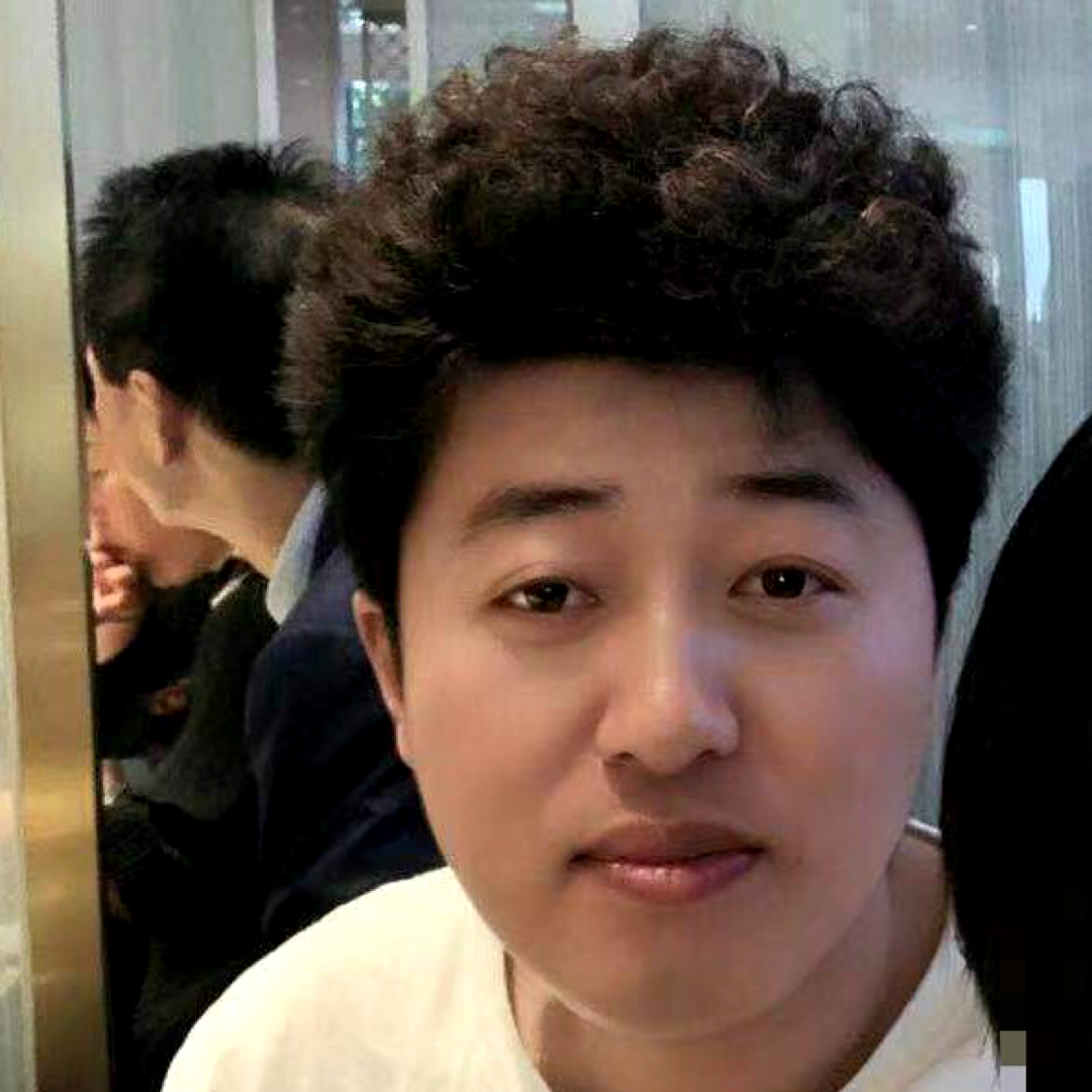 溪流向炙热的照片