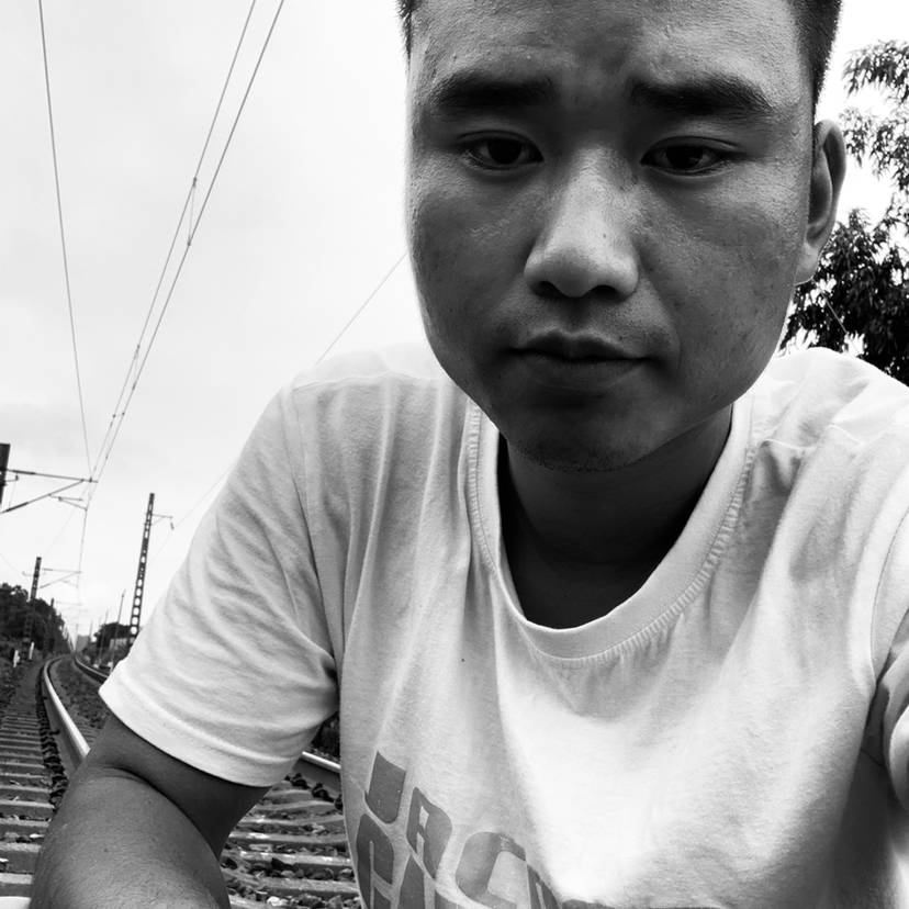 矮小给大山的照片