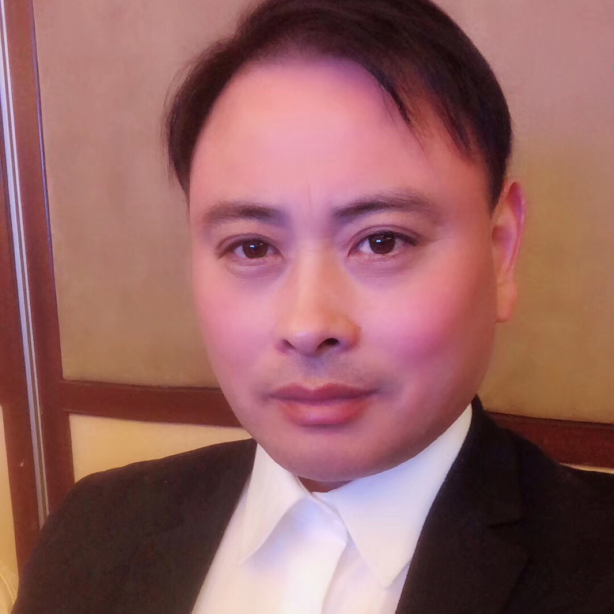 碧影倾心勤劳的照片