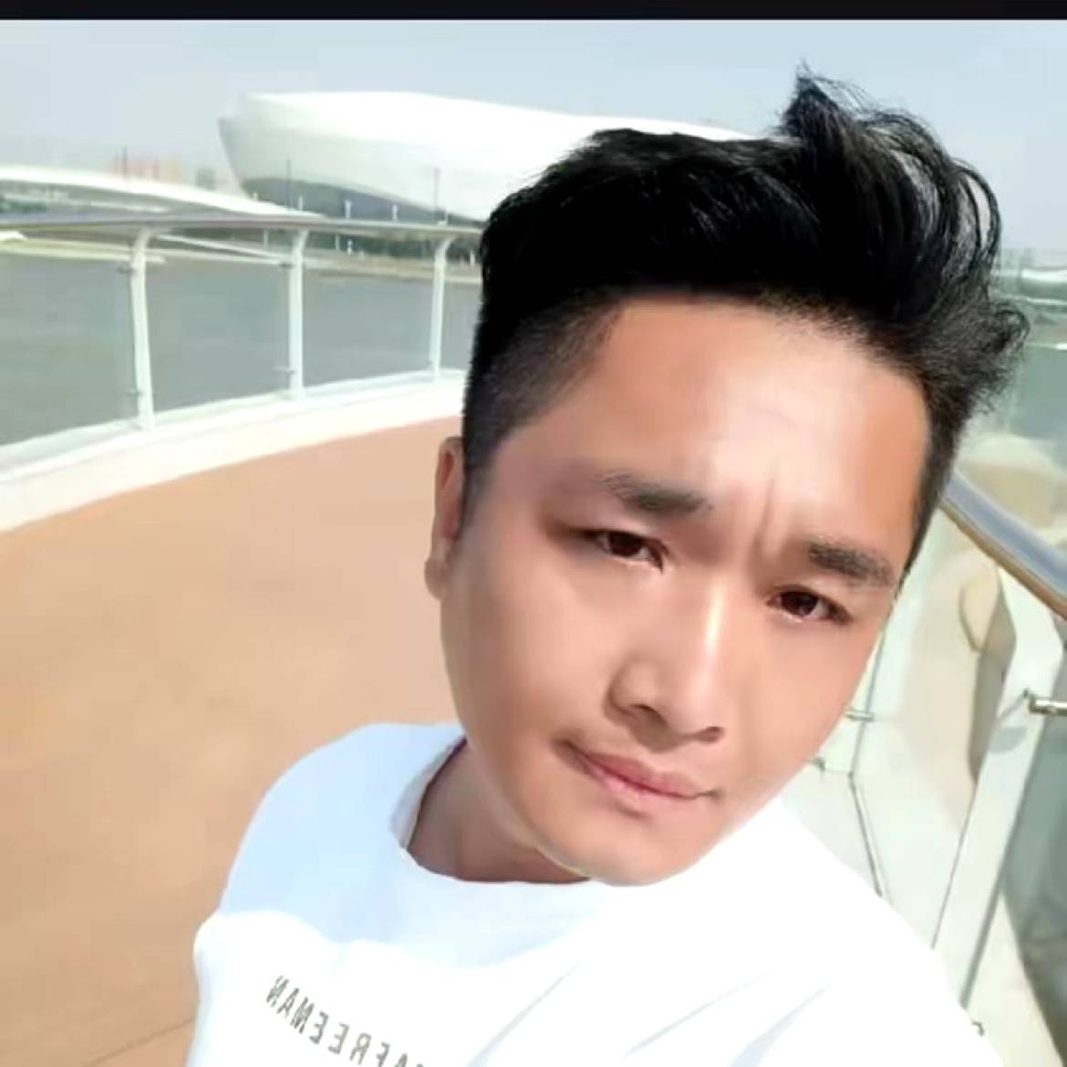 秋月笑畅快的照片