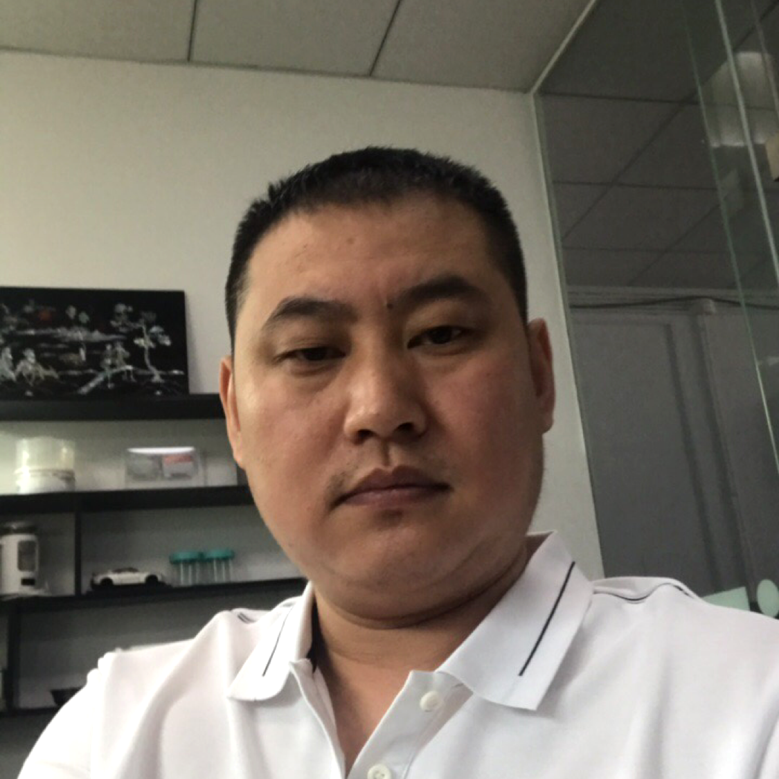 花瓣凝眸斑驳的照片