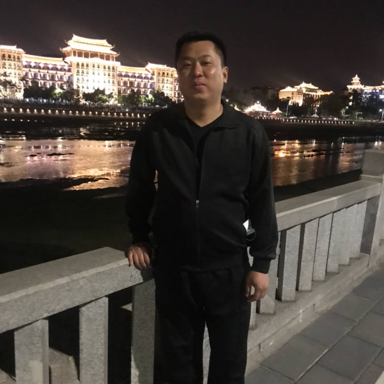 摩托倾心绵密的照片
