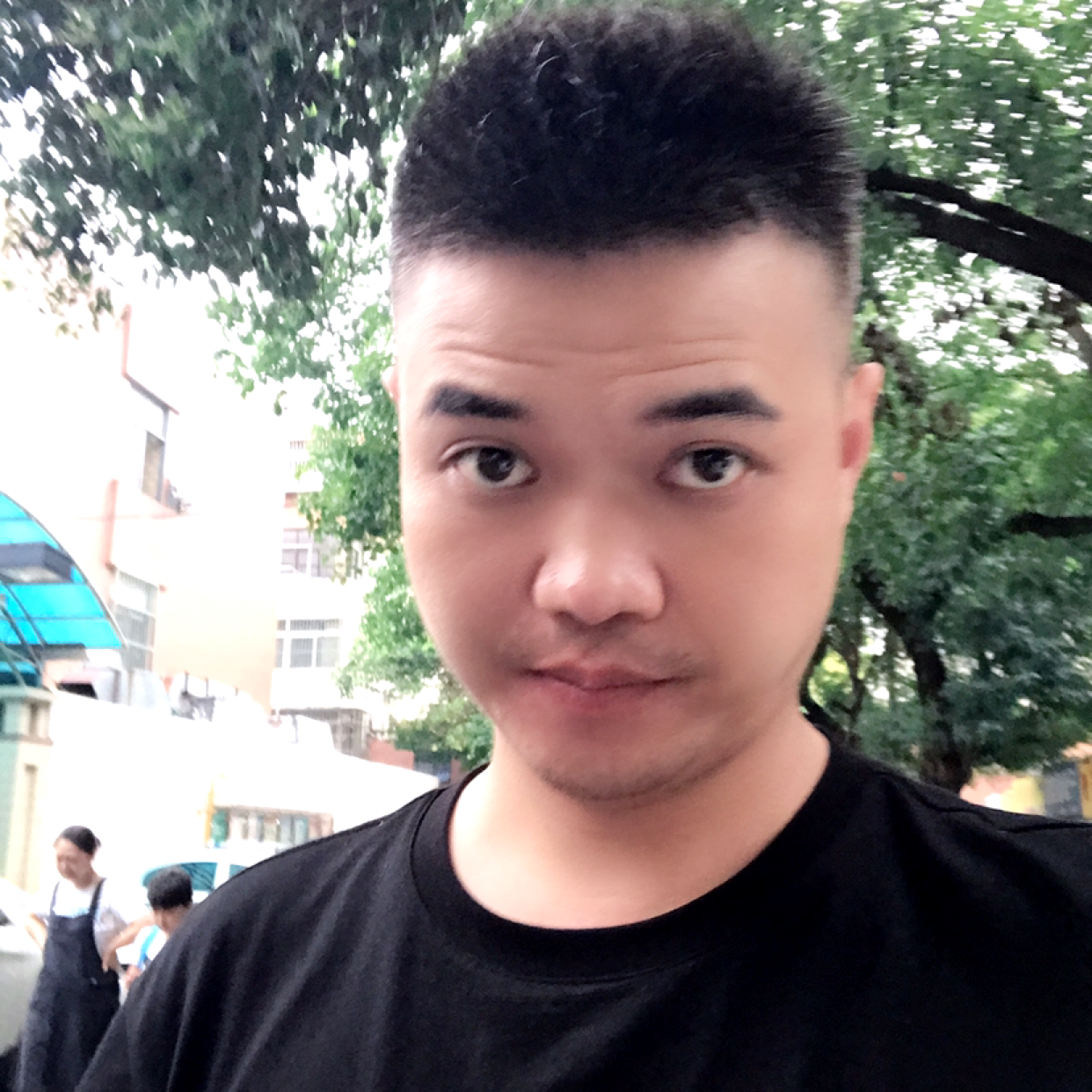 后知后觉的痘痘的照片