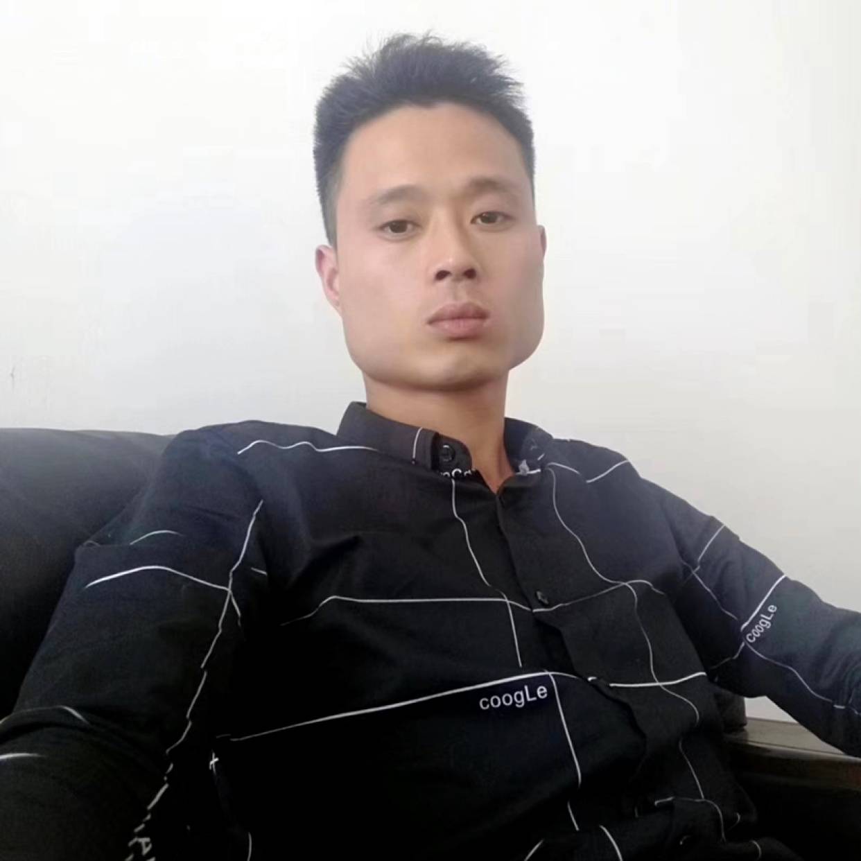 瘦瘦拿小甜瓜的照片
