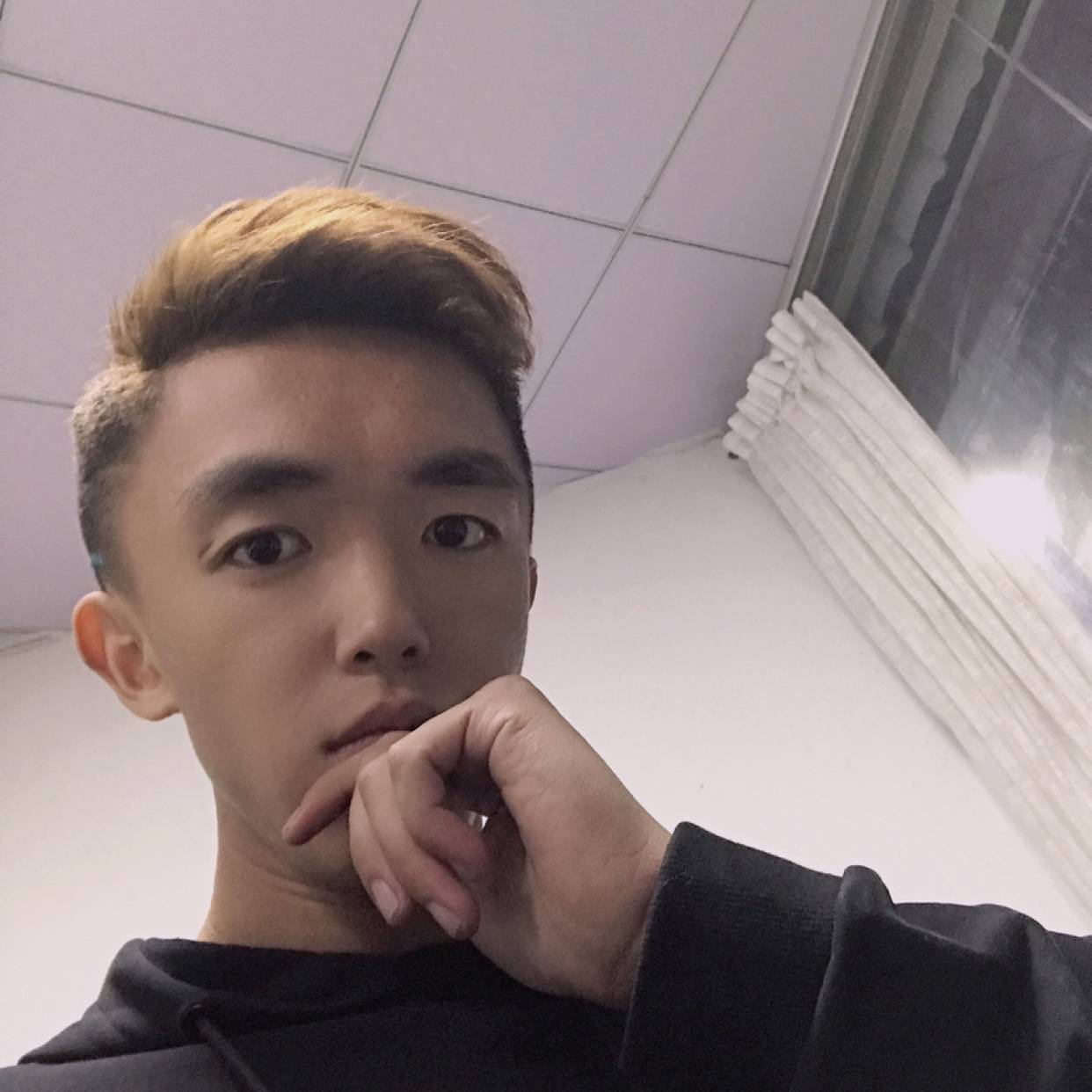 河马倾心秀丽的照片