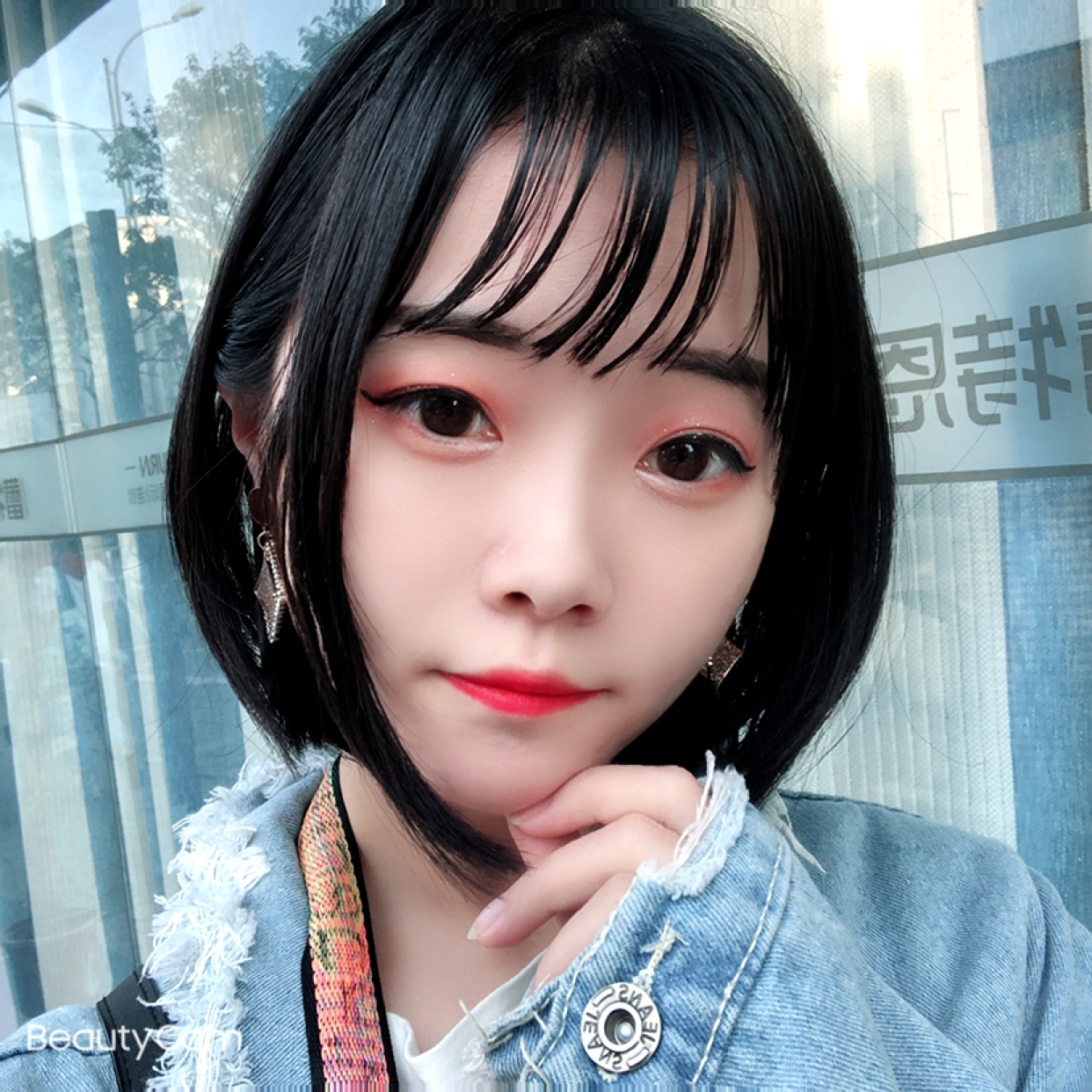 萝莉爱恋爱笑的照片