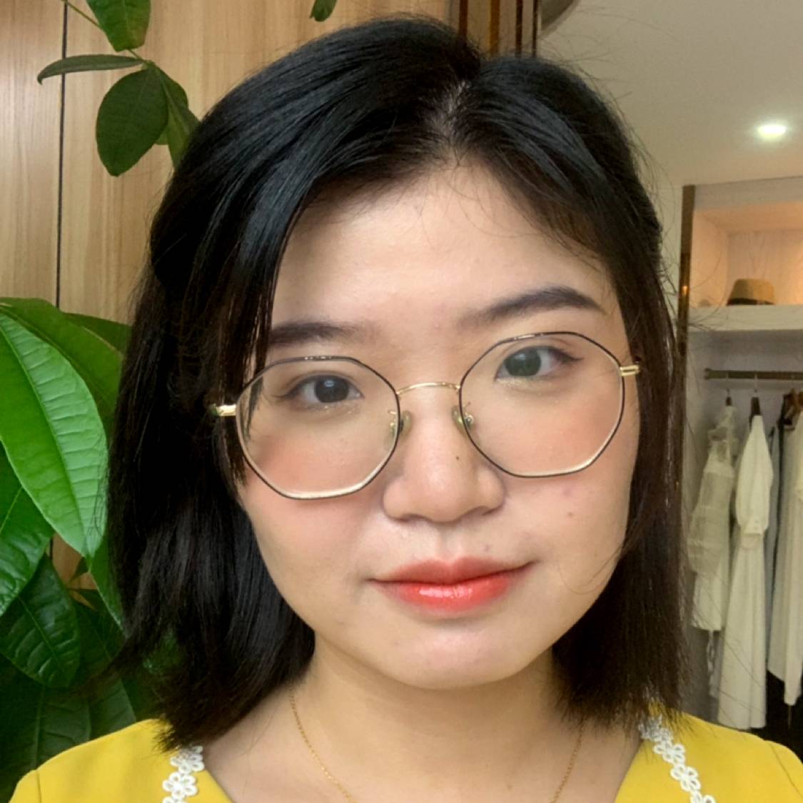 还单身保卫霓裳的照片