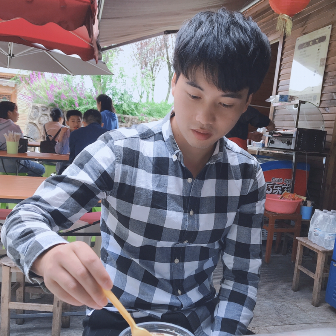 迎世界的照片