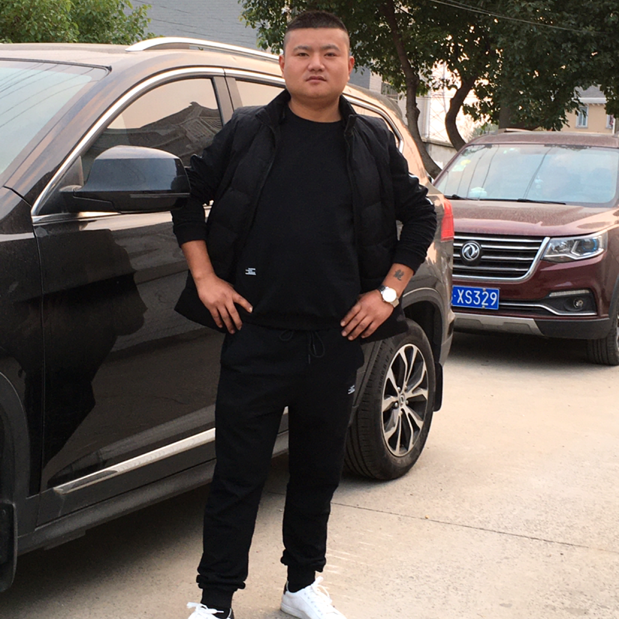 闪闪深拥水蜜桃的照片
