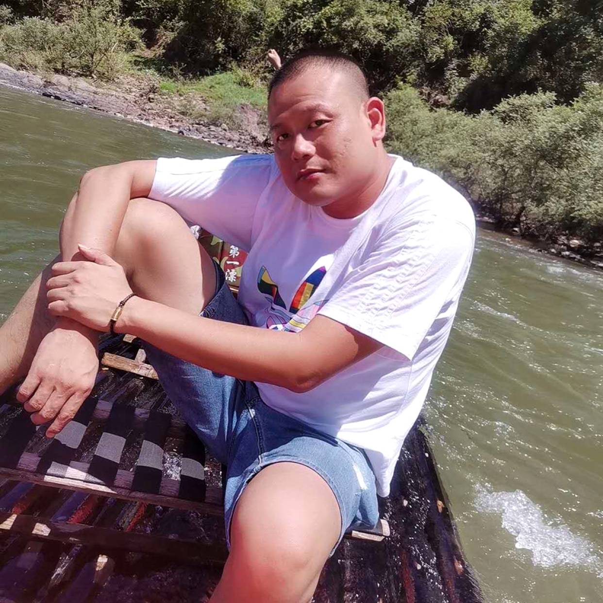 机智回首老鼠的照片