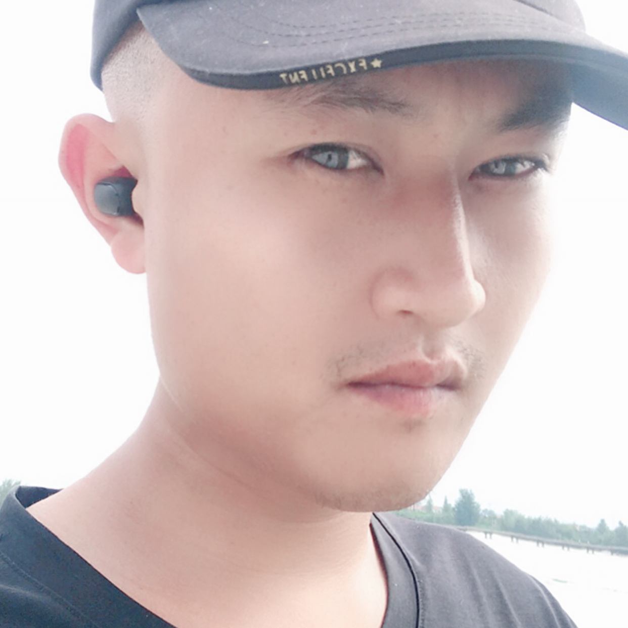 世界笑恬静的照片
