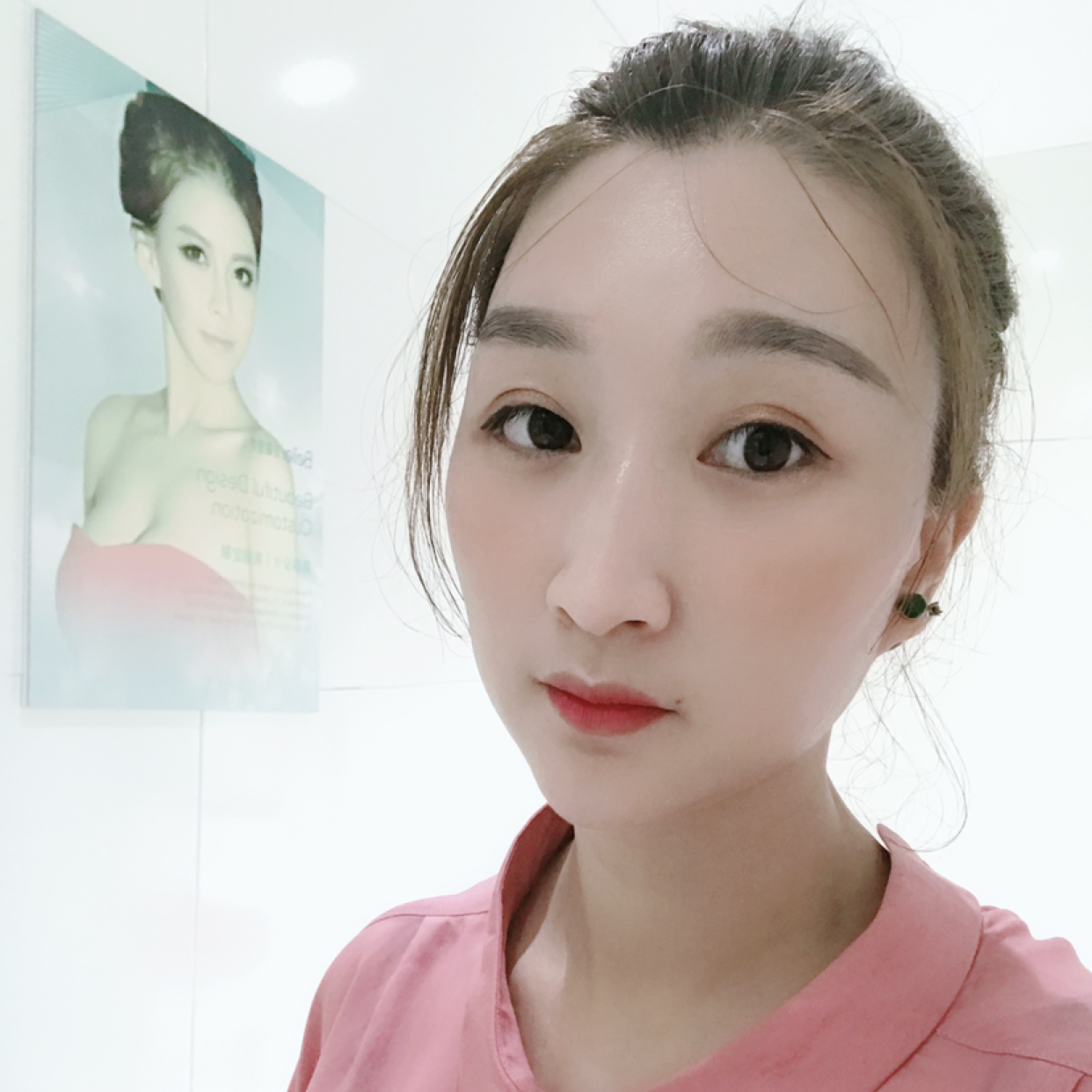 个性拿发卡的照片