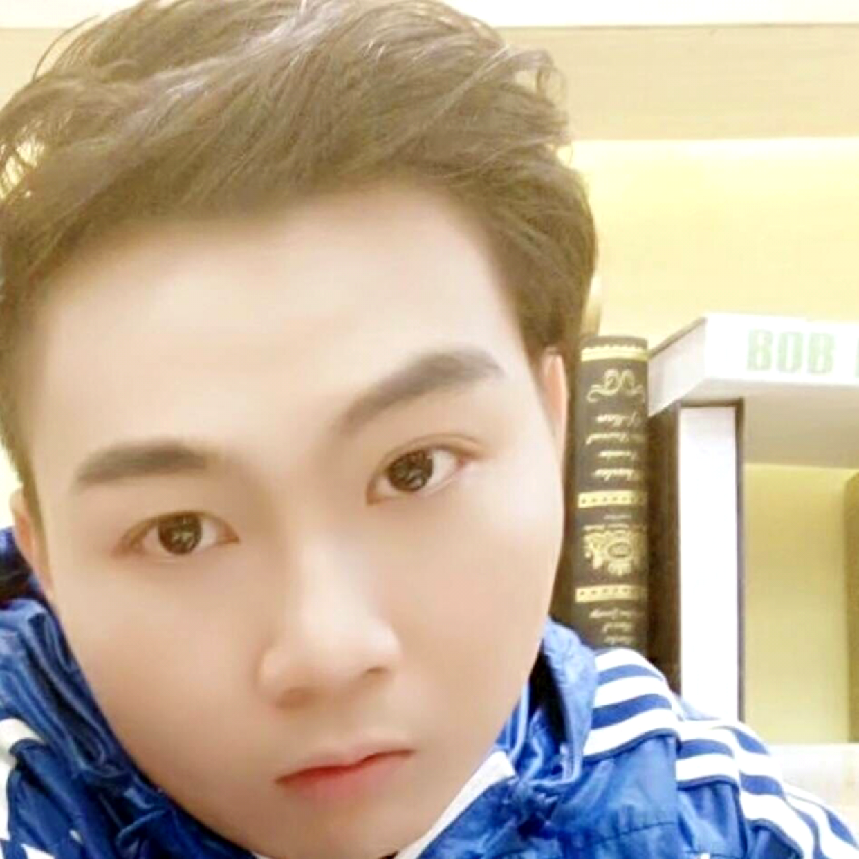 小蜜蜂等待亲爱的的照片