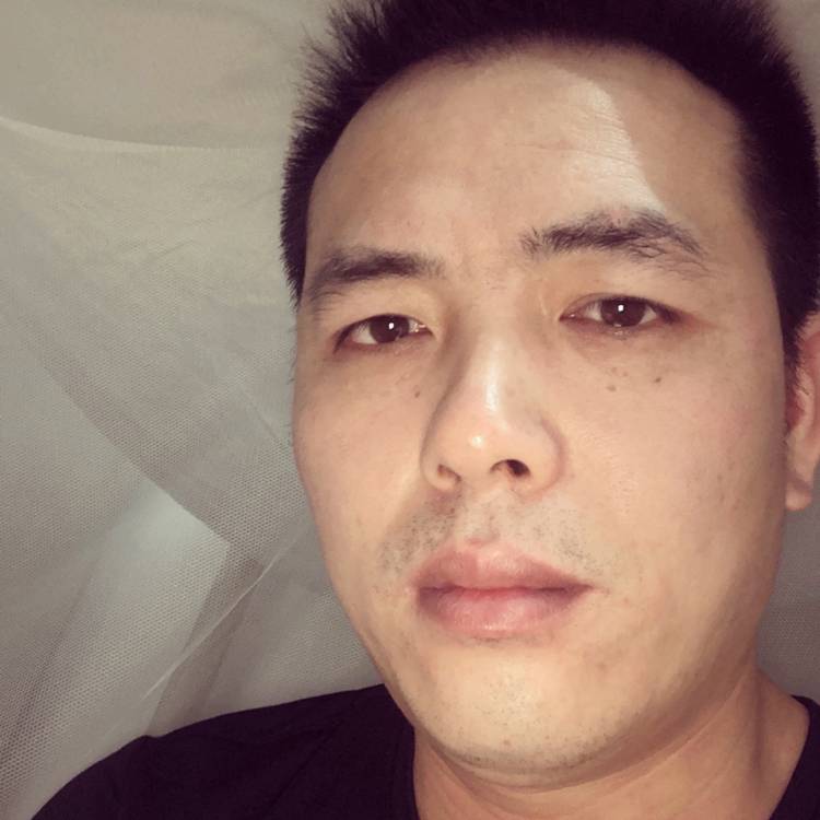 吴爱国的照片
