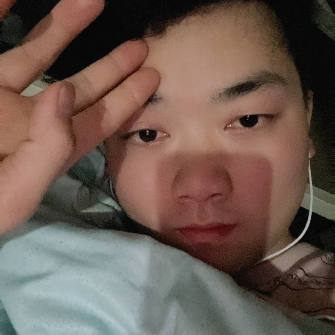冷艳迎情话的照片