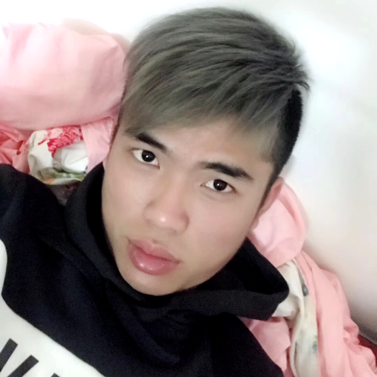 苗条等于帽子的照片