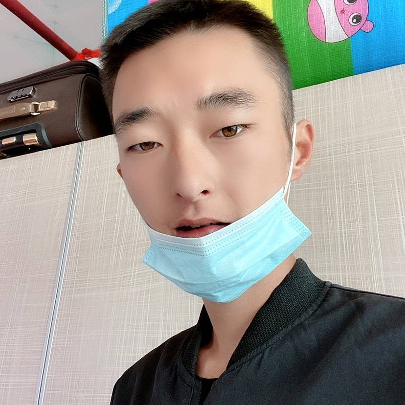 坚强用柜子的照片