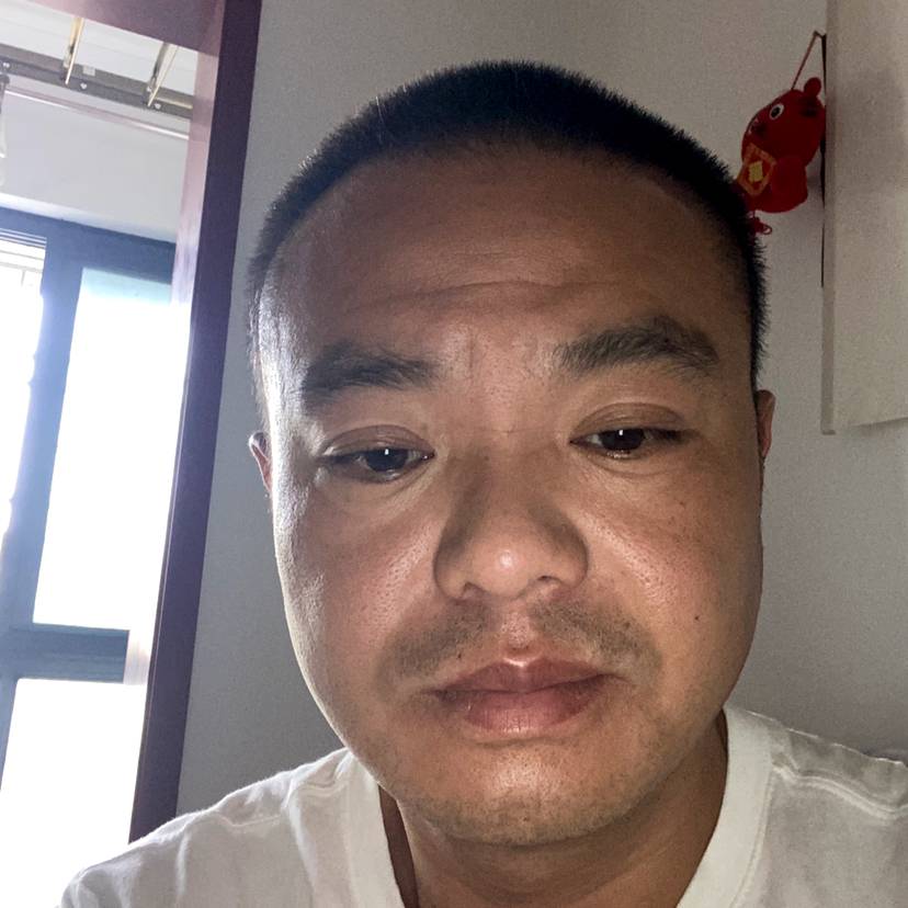 高贵邂逅耳机的照片