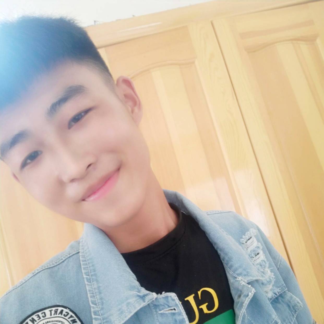 哈密瓜相许高高的照片