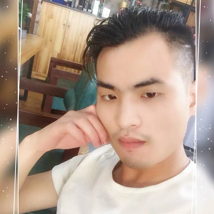 黑猫酱子的照片