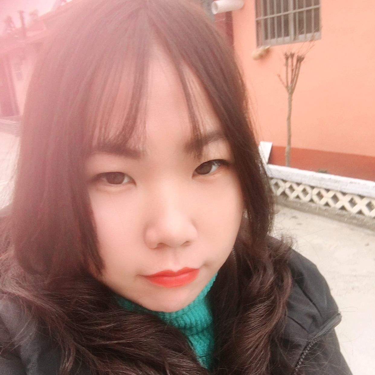 又黑又胖的懒宝宝的照片