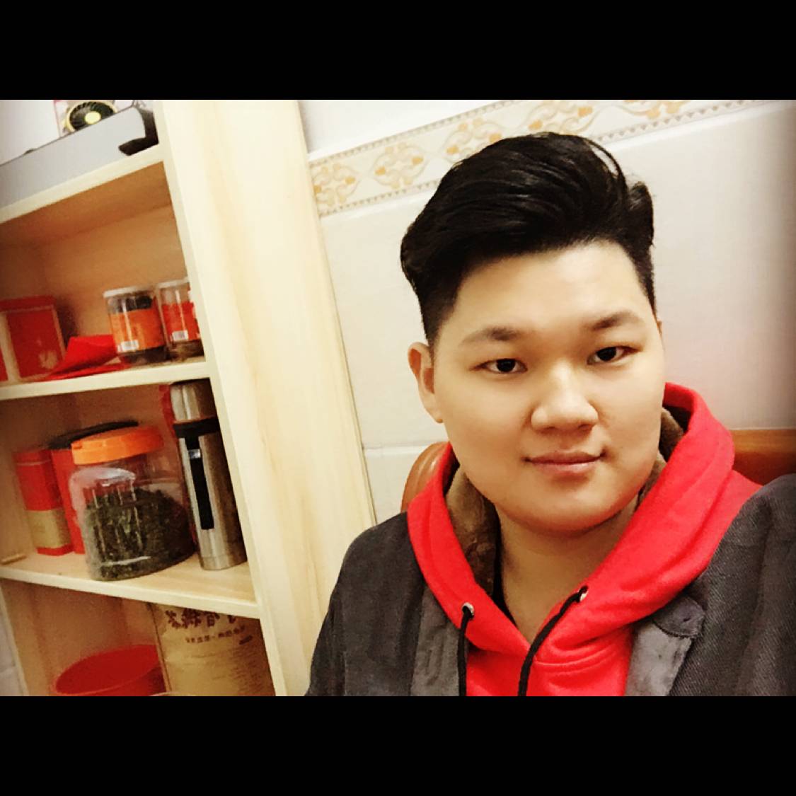 孝顺回首小蘑菇的照片