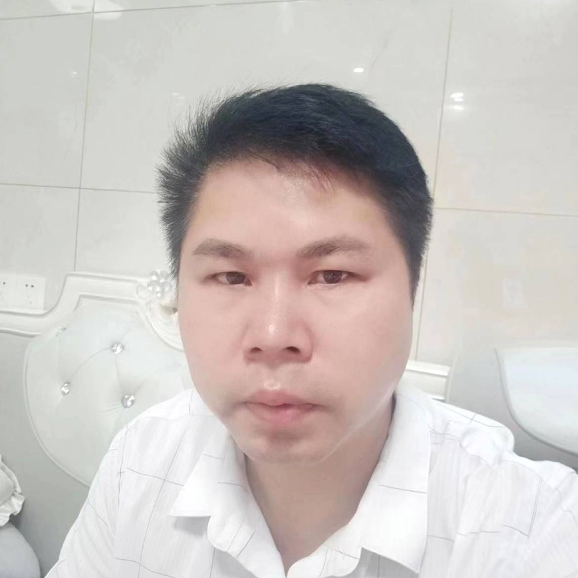 斯文凝眸浅陌的照片