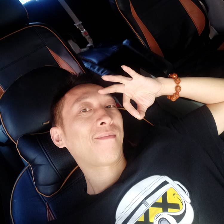 6大尾巴狼6的照片