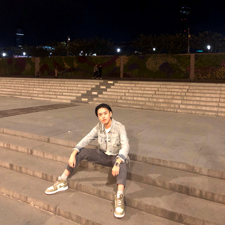 应凯的照片