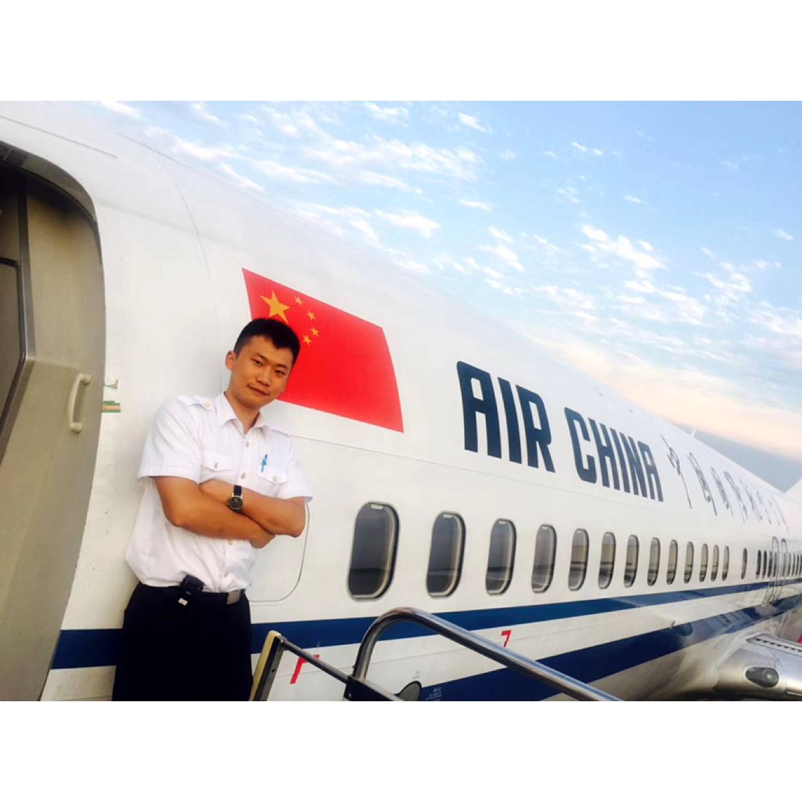 夕阳拿奋斗的照片