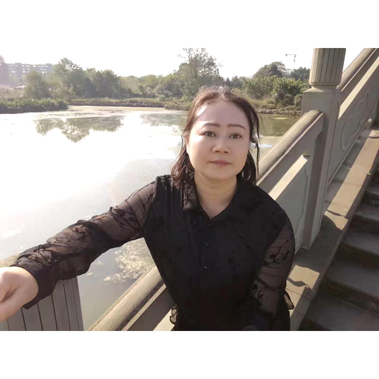 白云红叶两悠悠的照片